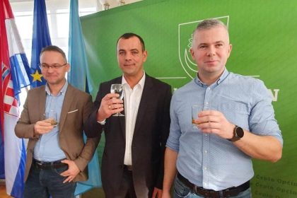 čepin općinska uprava Robert Periša Dražen Tonkovac Ivan Žeravica
